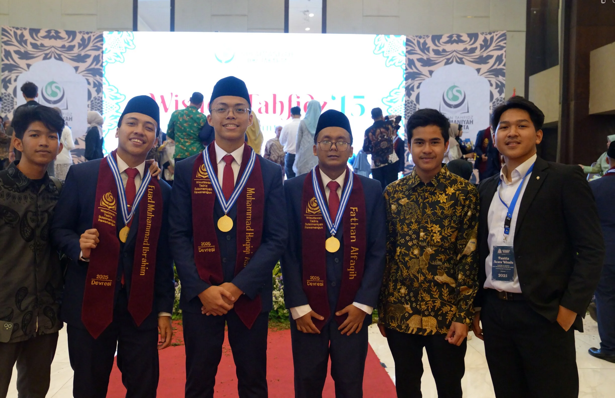 Foto 18 dari album Wisuda Sponsor Tahfidz 2025